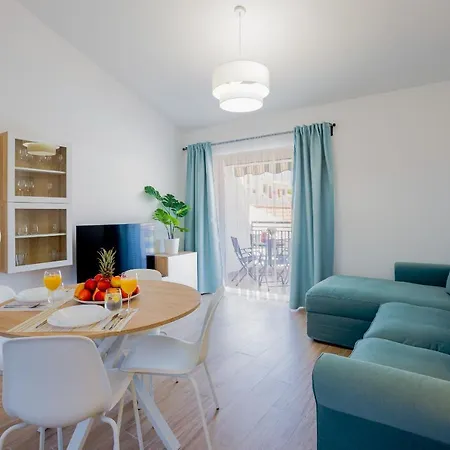 Bright & Stylish In Chipeque, Cristianos Apartment
