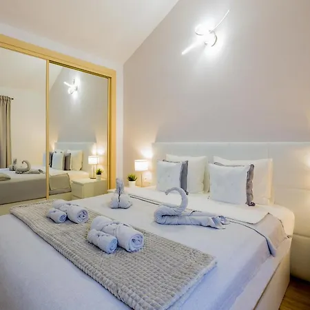Bright & Stylish In Chipeque, Cristianos Apartment