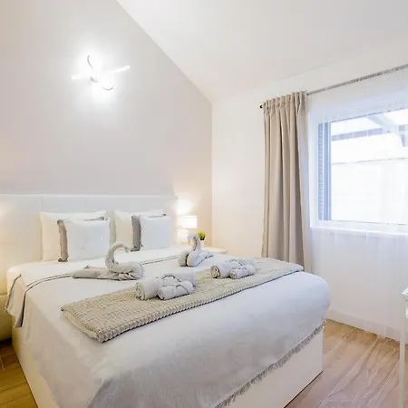 Apartment Bright & Stylish In Chipeque, Cristianos