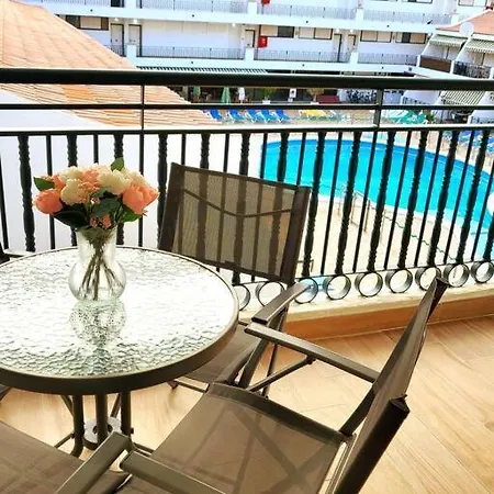 Bright & Stylish In Chipeque, Cristianos Apartment